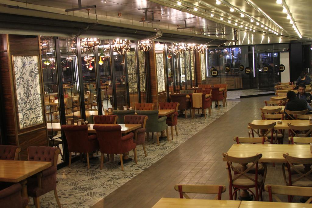 The Corner Hotel Sincan Ngoại thất bức ảnh